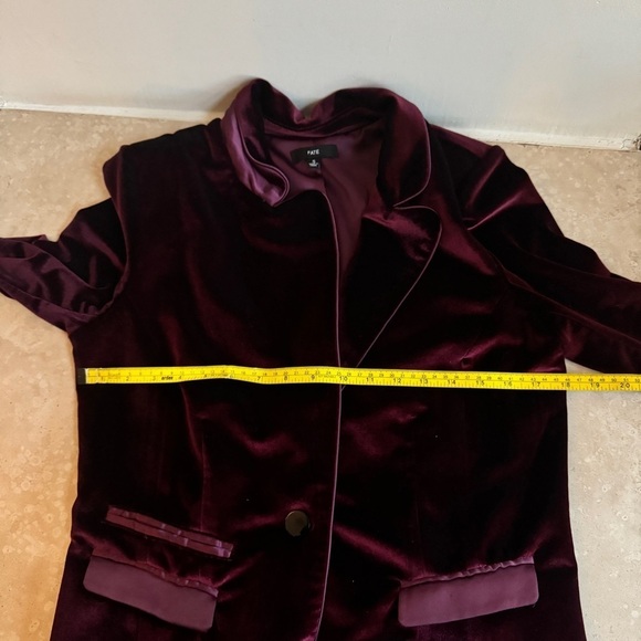 FATE Burgundy Red Velvet Luxe Notched Lapel One Button Blazer Womens Size S - Picture 11 of 14